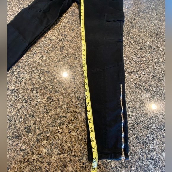 JBrand Woman’s Cropped Black Cargo Pants with Zipped Ankles Size 28 - Picture 6 of 8